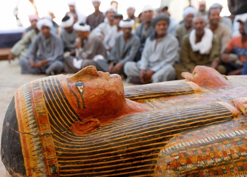 Archaeologists found the mummy of the young bride with a dowry