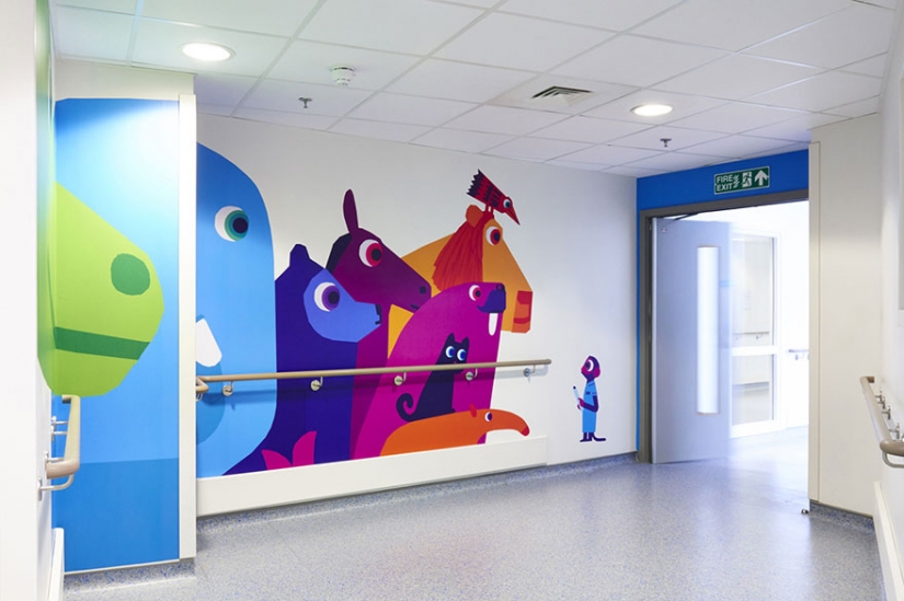 Artists have turned London children's hospital into a colorful place