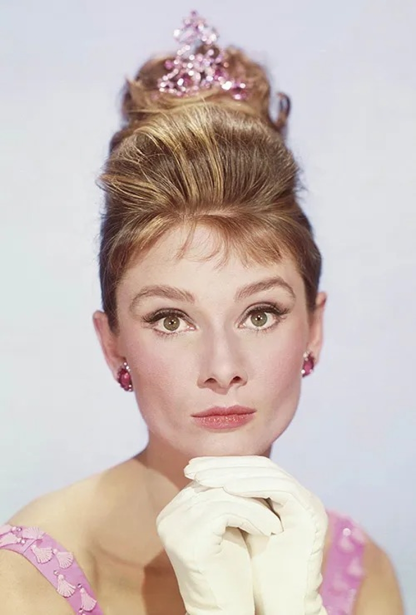 Audrey Hepburn, Yanina Zhaimo, Oleg Menshikov - adult actors who played teenagers Audrey Hepburn, Yanina Zhaimo, Oleg Menshikov - adult actors who played teenagers