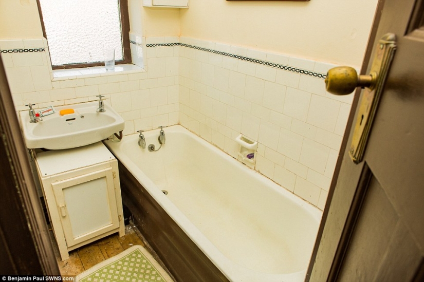 Back to the past: the British had transformed their house in the style of the 1930-ies