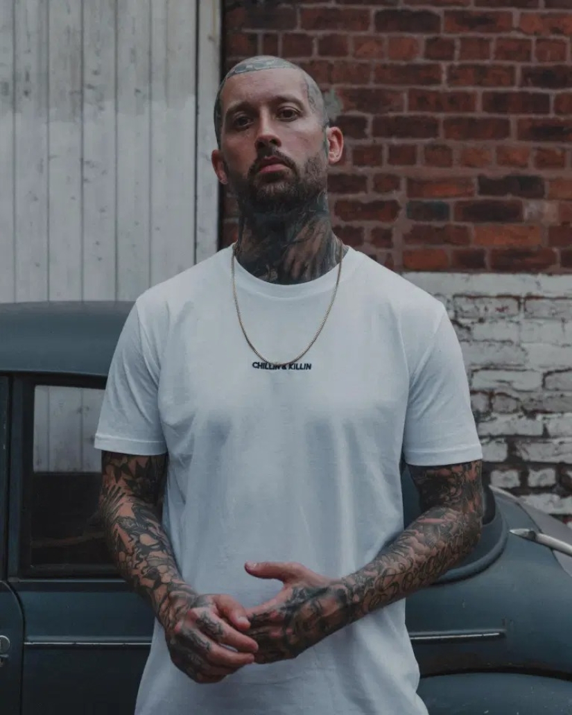 Bad example: a British man with tattoos was denied a job as a teaching assistant at a school