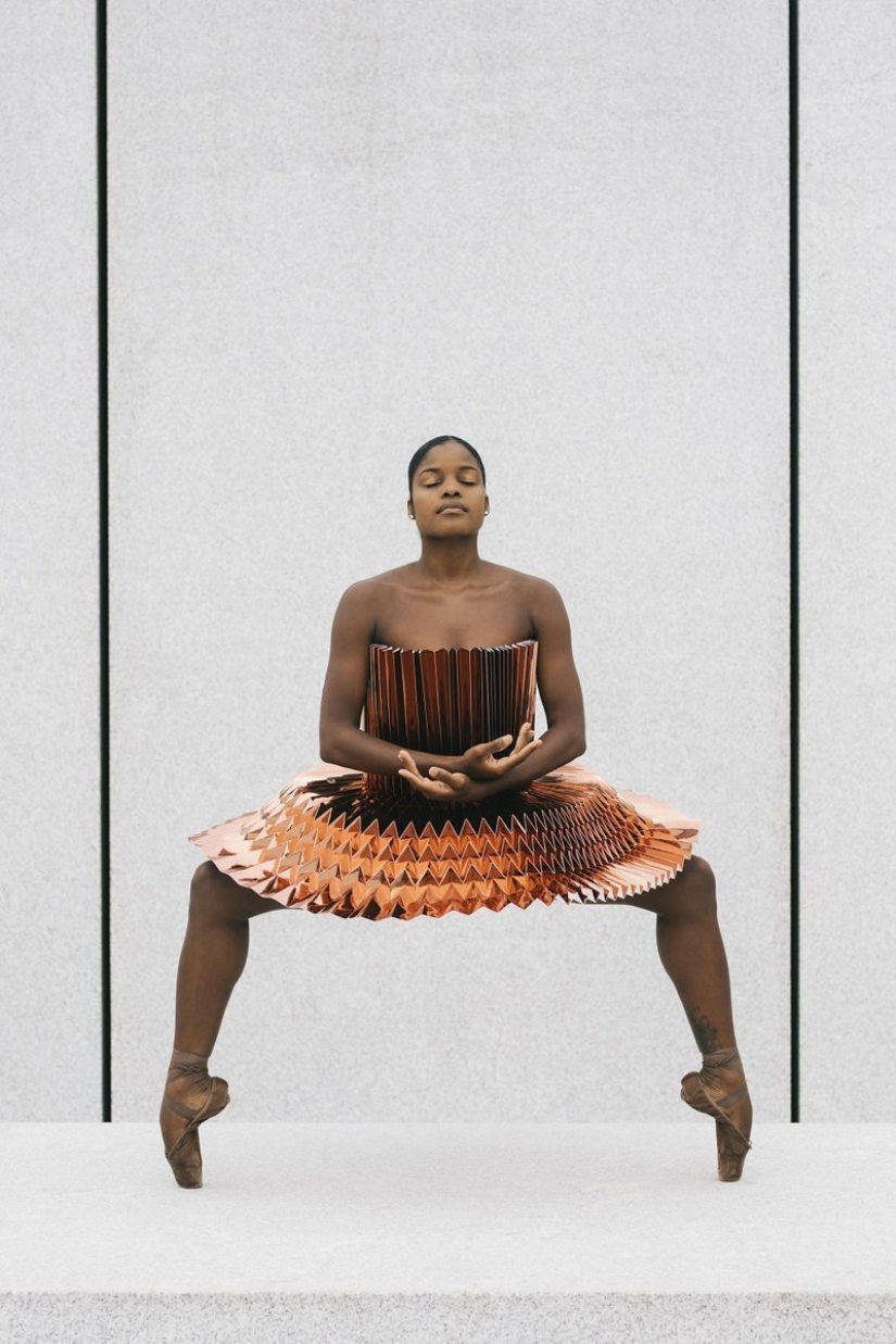 Bailarinas en tutús de origami en un inusual proyecto fotográfico llamado"Plie" Bailarinas en tutús de origami en un inusual proyecto fotográfico llamado"Plie"