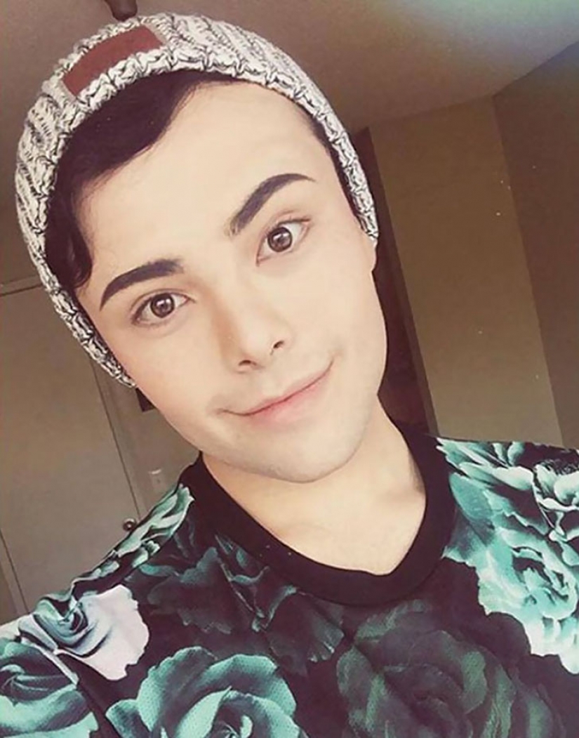 Bajo las imágenes de estas princesas de Disney se esconde... un tipo que sabe hacer las paces