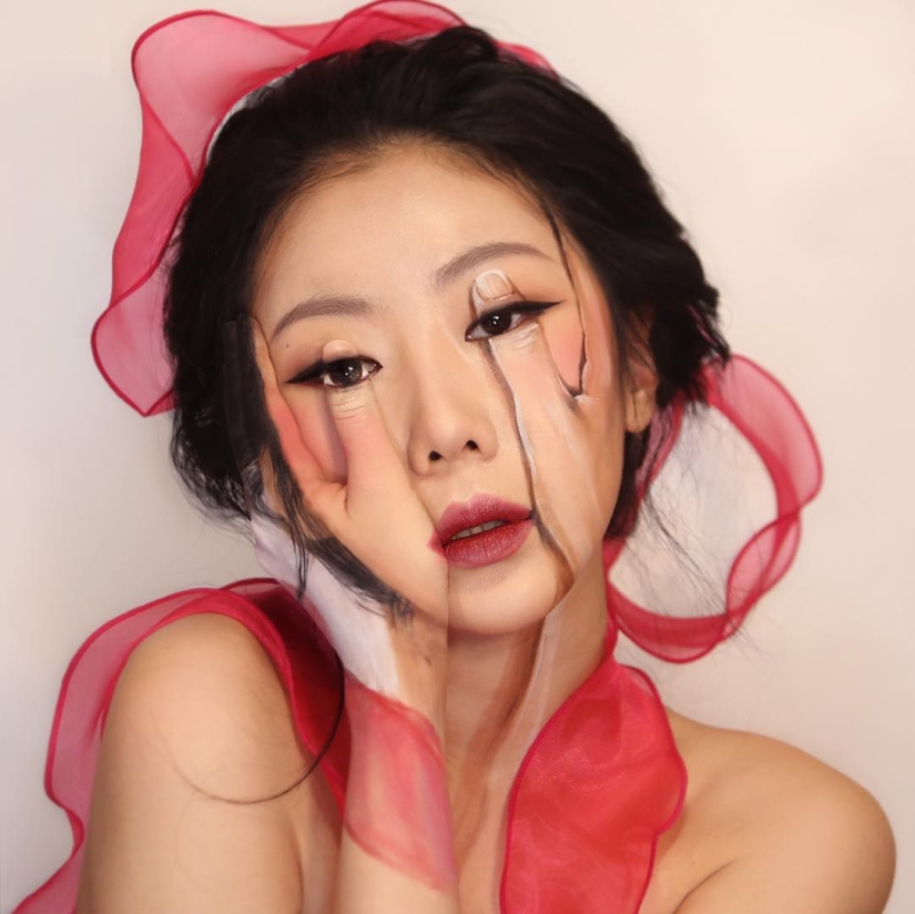 Beautiful chimeras: make-up artist from Korea blows up the brain with optical illusions of makeup