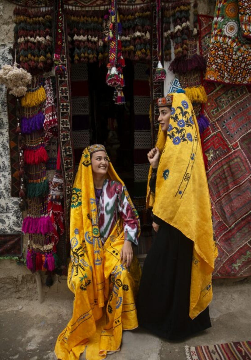 Beauty against war in the works of the photographer from Afghanistan Fatima Hossaini