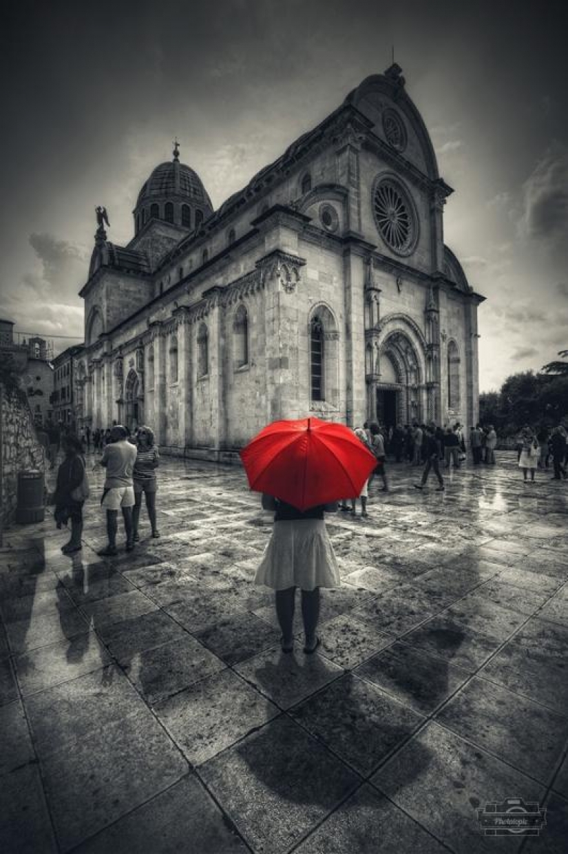 Black and white Europe in magical works of Roberto Pavic Black and white Europe in magical works of Roberto Pavic