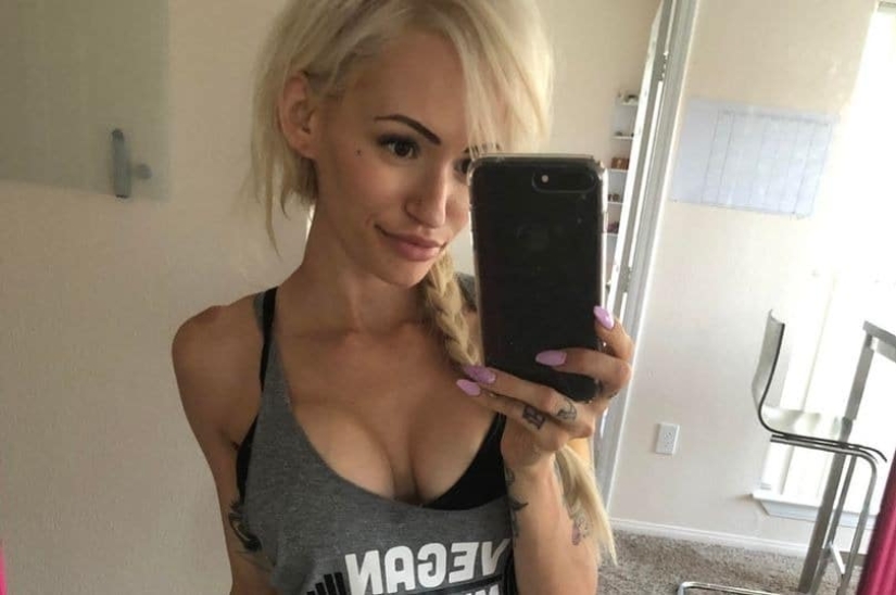 Blonde in a million: The beauty wiped everyone's nose, earning $ 2 million on OnlyFans