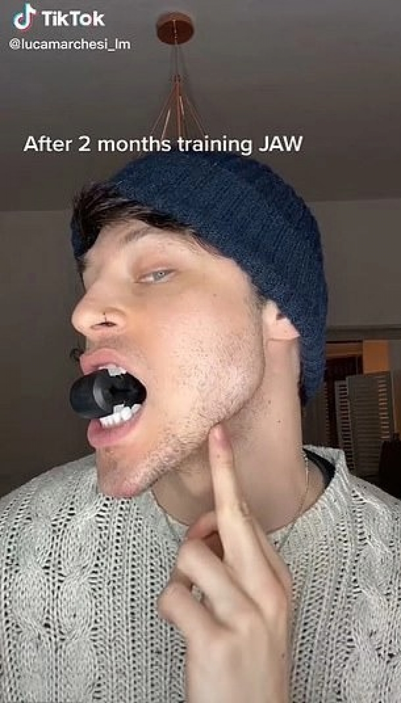 Bombeado: italiano divertido TikTok usuarios triangular mandíbulas