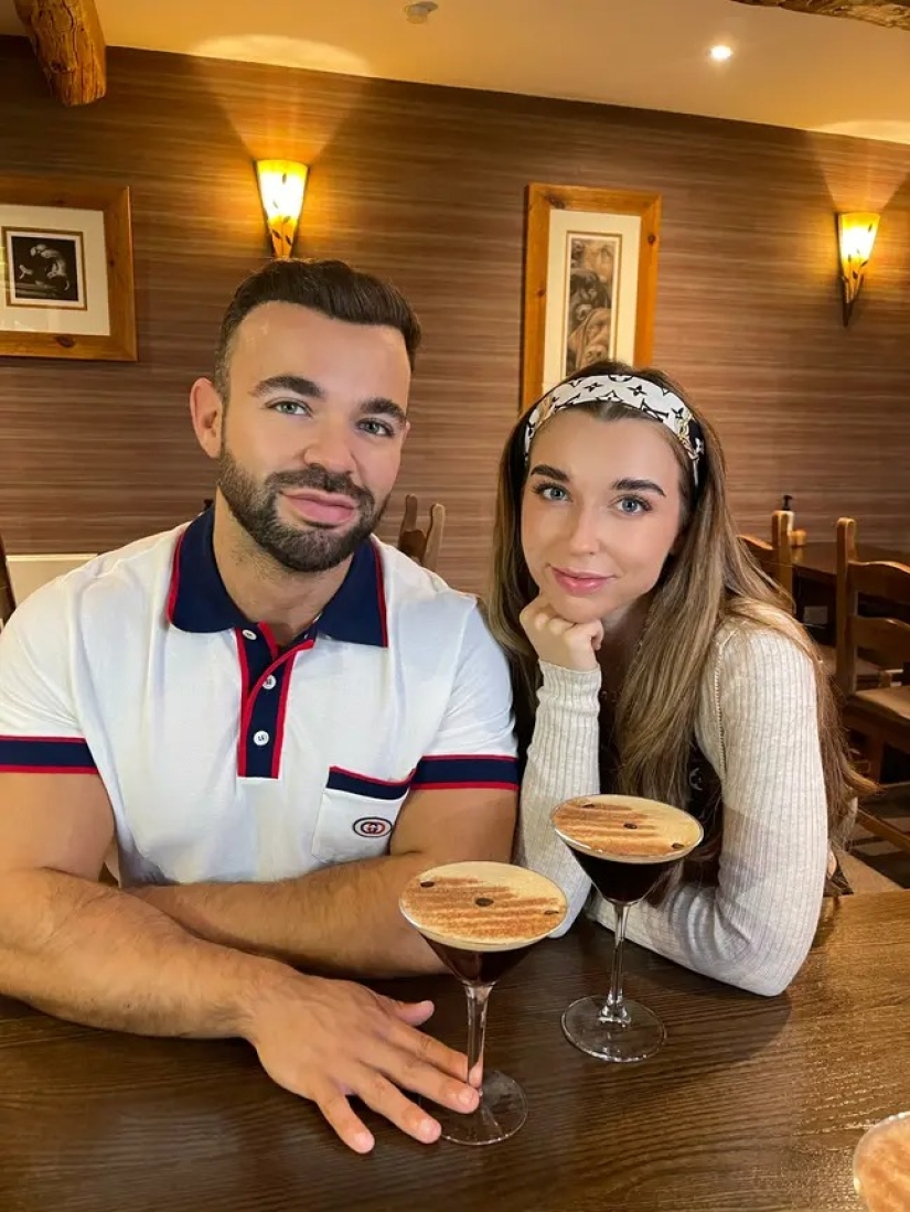 Brother and sister take pictures of each other and sell candid pictures on OnlyFans