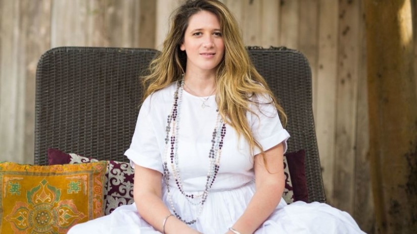 Búsqueda espiritual y moneda dura: los secretos del mundo de Rama Yoga y su líder-Guru Jagat