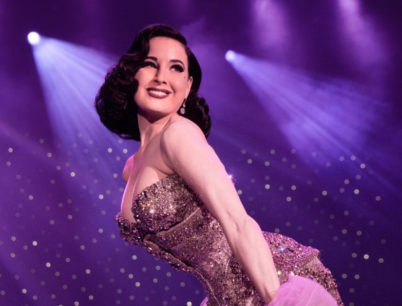 Burlesque queen Dita von Teese: the path from a nondescript teenager to the heroine of men's dreams