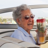 Cancer patient 90-year-old American went on a trip instead of treatment