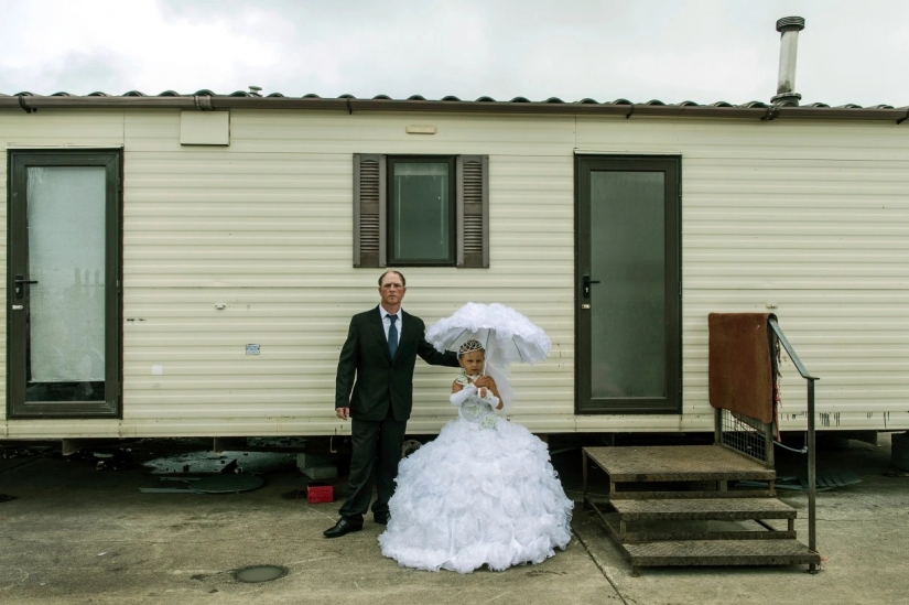 Caravan: The Secret Life of Irish Gypsies in Joseph Philip Bevillard's poignant photographs