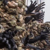 Casa gótica con demonios aterroriza a los residentes de la aldea bielorrusa