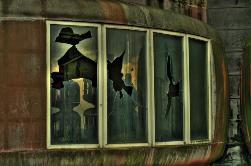 Casas de OVNIS en Taiwán: Una ciudad fantasma futurista abandonada Casas de OVNIS en Taiwán: Una ciudad fantasma futurista abandonada