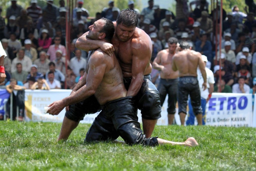 Catch the enemy by the balls: kirkpinar, Turkish national sport
