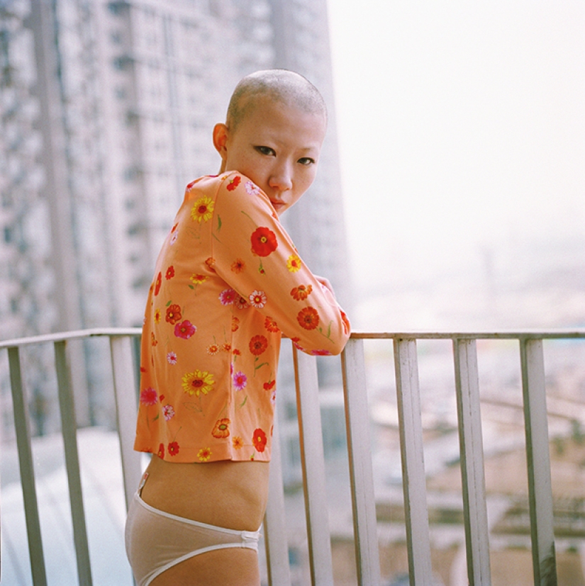 Chicas chinas en desarmando y fotos sinceras por el fotógrafo Luo Yang