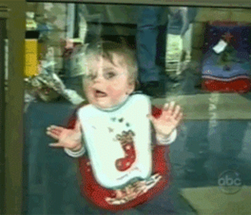 Children who can't believe his eyes Children who can't believe his eyes