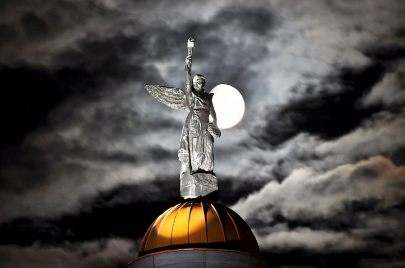 Children's Playground, a zoo, a pleasure coach, and other entertainment Novosibirsk crematorium Children's Playground, a zoo, a pleasure coach, and other entertainment Novosibirsk crematorium