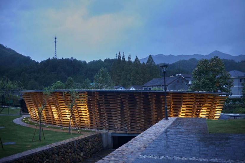 Chinese answer to the brick: in the Middle Kingdom, a mini-city was built from bamboo