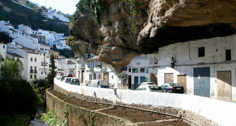 Ciudad maravillosa en una roca: Setenil de Las Bodegas