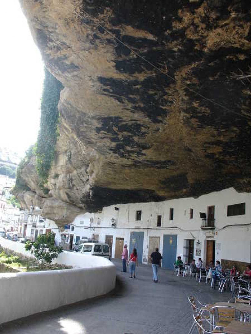 Ciudad maravillosa en una roca: Setenil de Las Bodegas