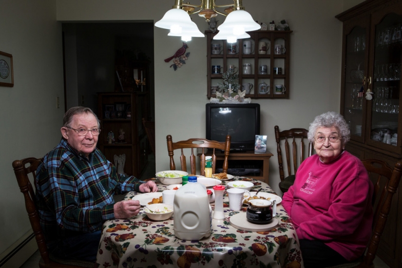¿Cómo es la cena, a las familias de los Estadounidenses comunes y corrientes