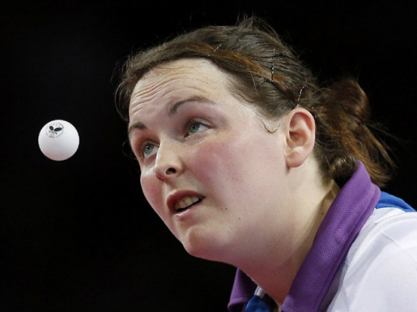Cómo Los Jugadores de Ping Pong Se Convierten en Ruedas de bolas de Plástico