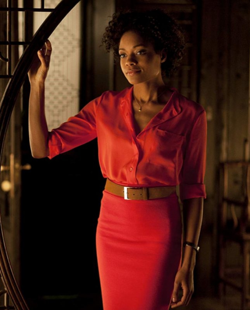 Cómo se ve una chica de James Bond en la nueva película "No es hora de morir"