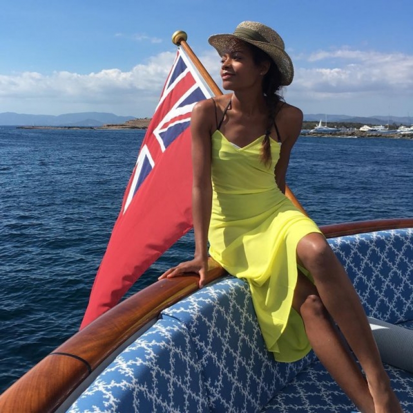 Cómo se ve una chica de James Bond en la nueva película "No es hora de morir"