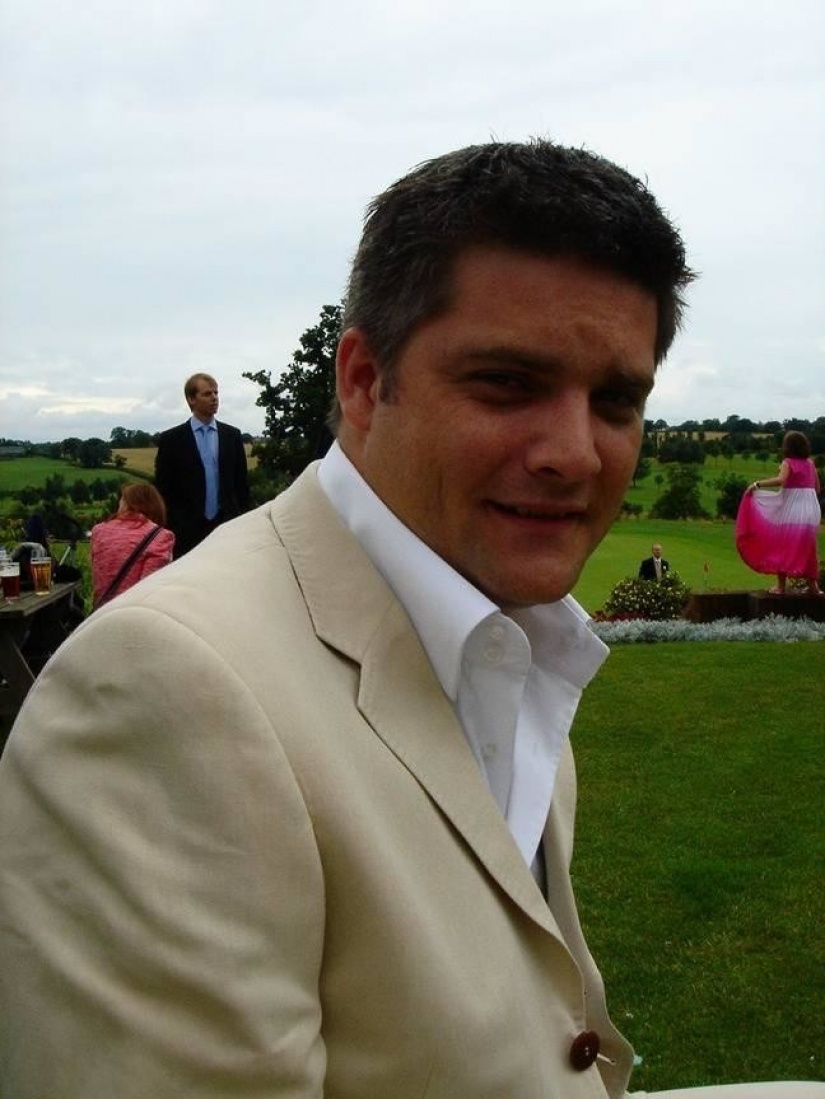 Cómo un hombre que cambió su vida y vino de un litro de vodka de un día a una exitosa carrera como artista