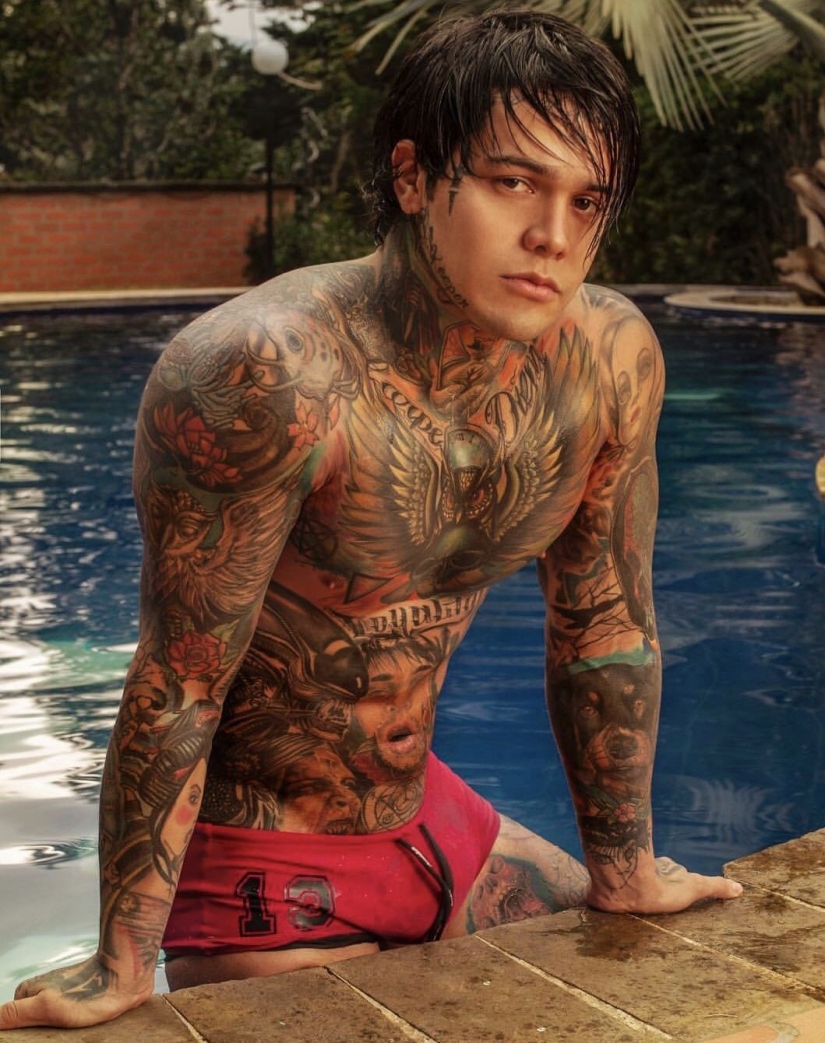 Columbian blogger lost a bet and made themselves silicone breast