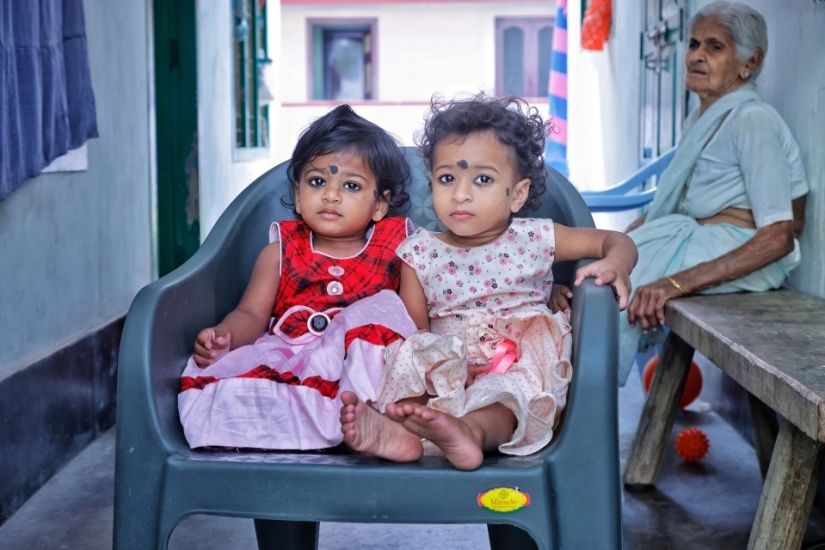 Como los 73 años de edad Indio primera vez se convirtió en una madre, y un año más tarde se convirtió en viudo