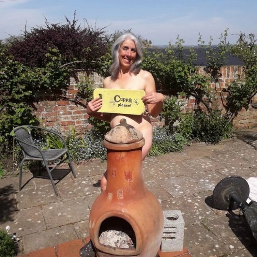 Completa unidad con la naturaleza, o por Qué la gente que trabaja en el jardín desnudo Completa unidad con la naturaleza, o por Qué la gente que trabaja en el jardín desnudo