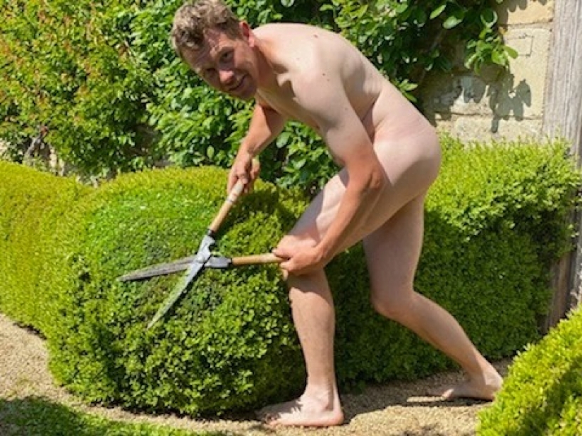 Completa unidad con la naturaleza, o por Qué la gente que trabaja en el jardín desnudo Completa unidad con la naturaleza, o por Qué la gente que trabaja en el jardín desnudo