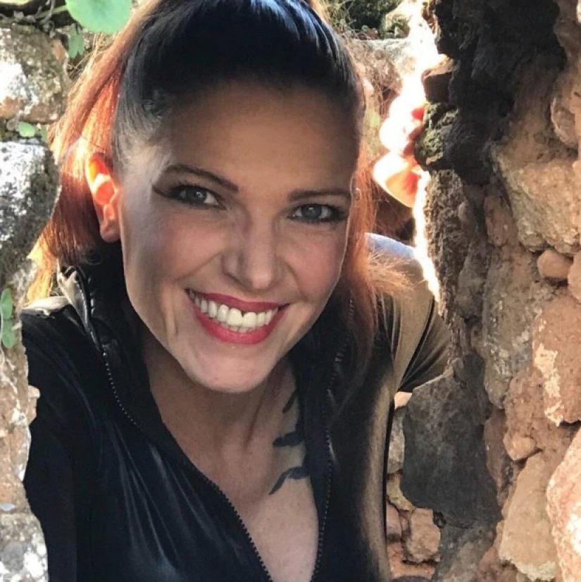 Completa unidad con la naturaleza, o por Qué la gente que trabaja en el jardín desnudo Completa unidad con la naturaleza, o por Qué la gente que trabaja en el jardín desnudo