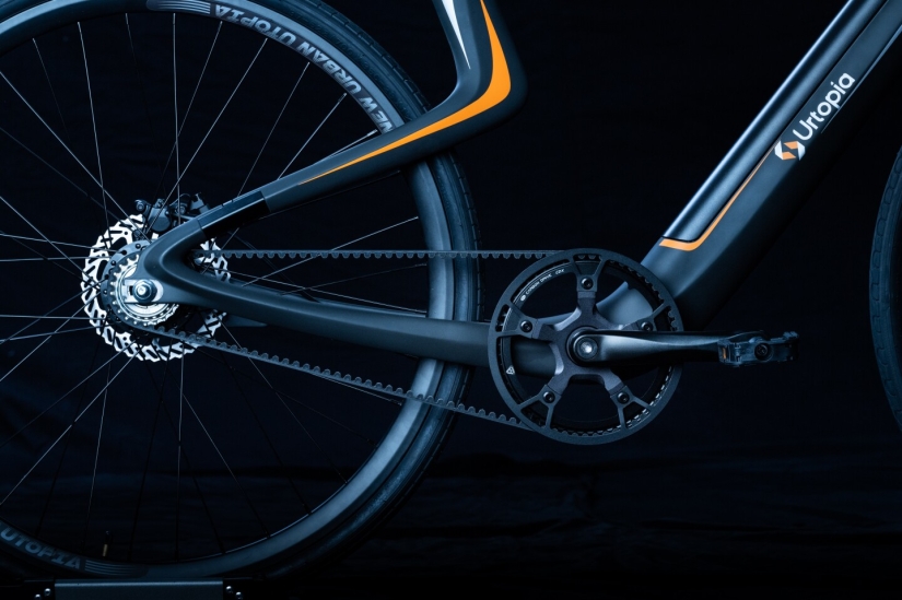 Completely carbon city electric bicycle Urtopia with radar, voice control and GPS