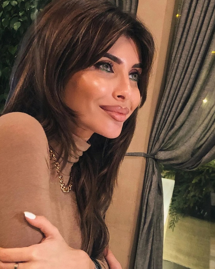 Copia de Irina Shayk y Angelina Jolie: la mirada al Este, instabuy