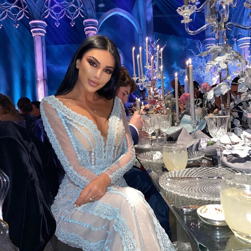 Copia de Irina Shayk y Angelina Jolie: la mirada al Este, instabuy