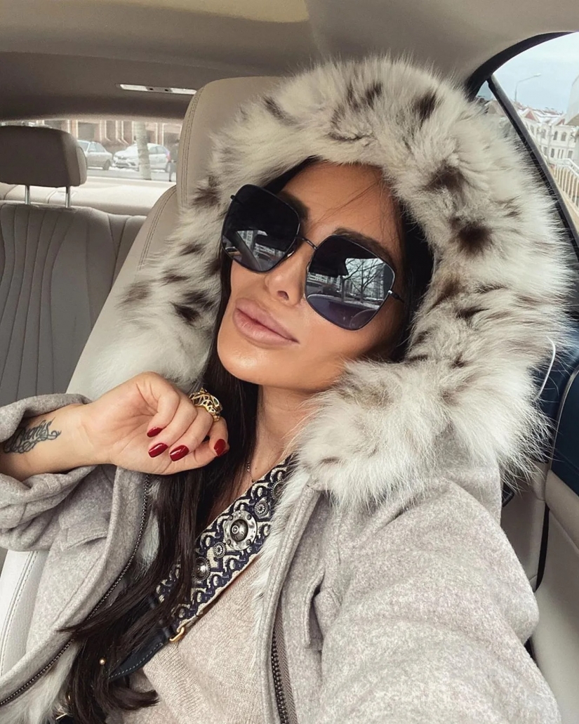 Copy of Irina Shayk and Angelina Jolie: the look East instabuy