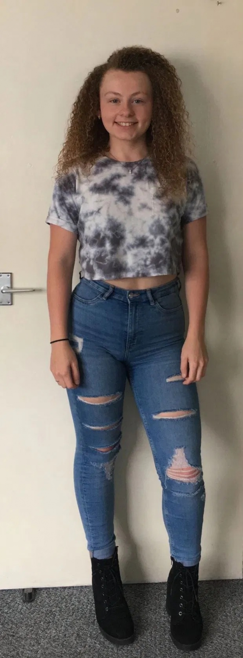 Dance while no one sees: the British lost almost half due to the dancing house