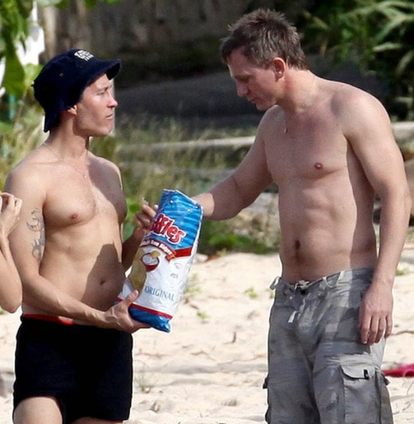 Daniel Craig resultó ser un habitual en los clubes gay, pero eso no es lo que piensas Daniel Craig resultó ser un habitual en los clubes gay, pero eso no es lo que piensas