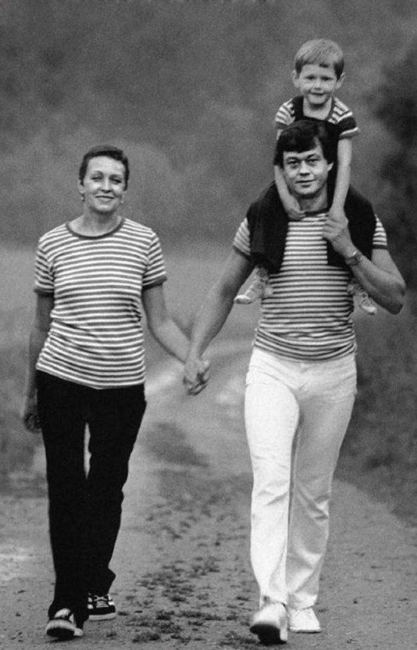 De archivos personales: tocando fotos familiares de actores favoritos de la infancia