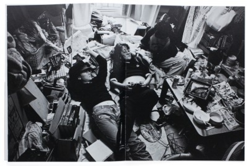 De cerca, yes in love: el fotógrafo filmó la vida de su numerosa familia en un apartamento de una habitación