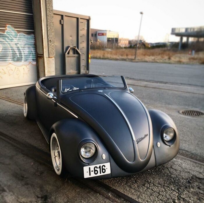 De un "Escarabajo" a un roadster: la increíble transformación del Volkswagen Beetle de 1961 De un "Escarabajo" a un roadster: la increíble transformación del Volkswagen Beetle de 1961