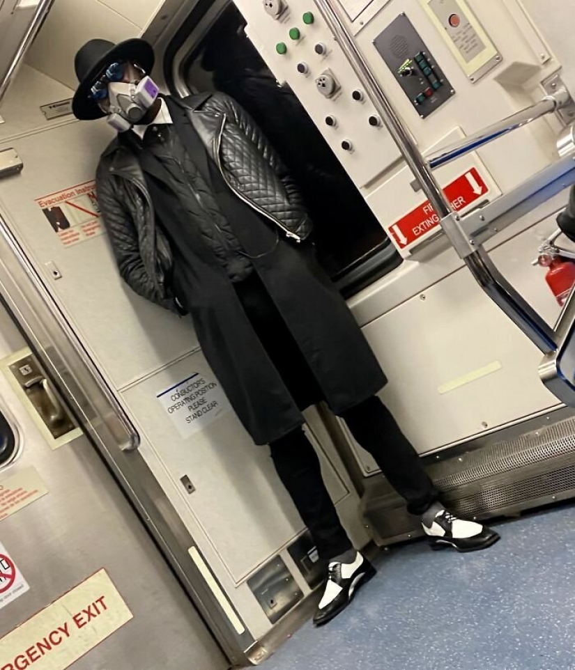 Defend ourselves as best we can: destructive and ludicrous methods of protection against coronavirus