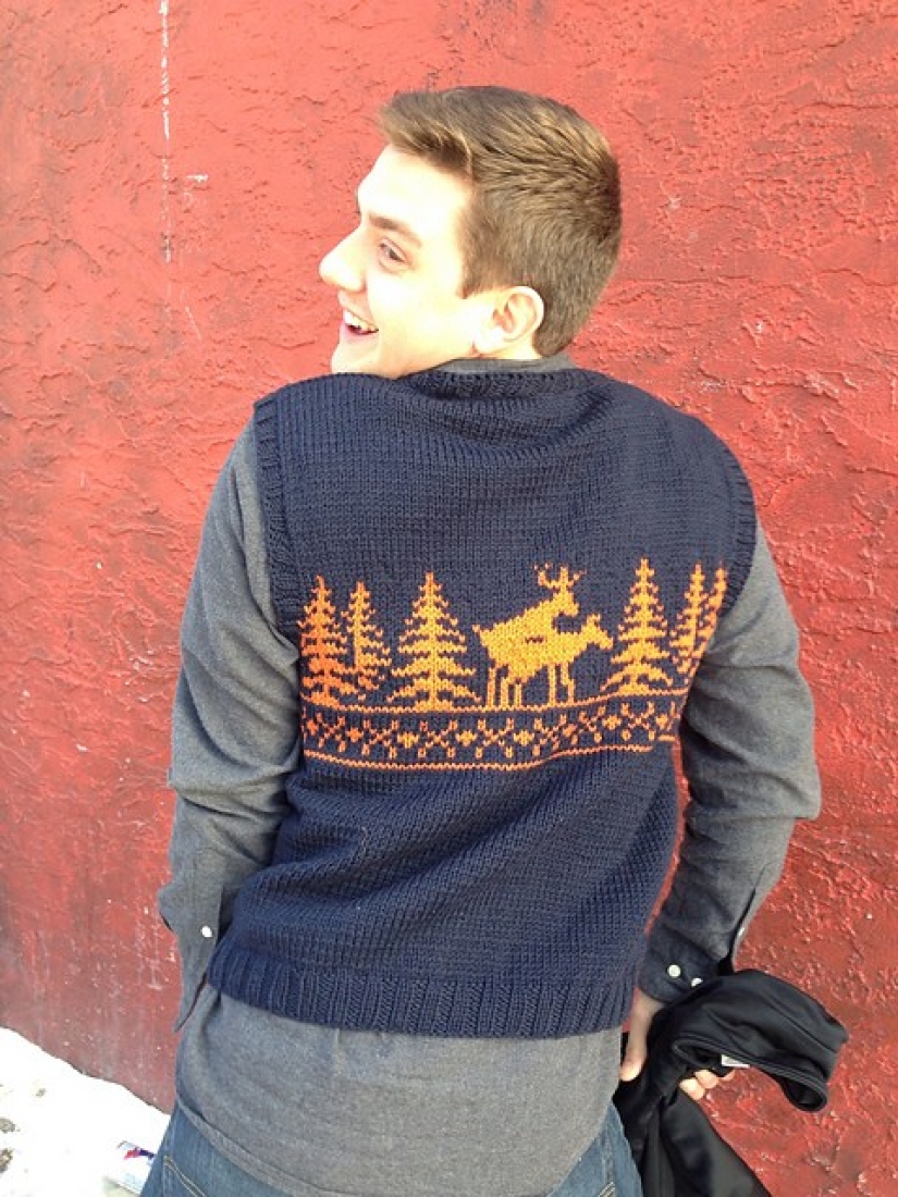 Depraved Santa and 29 more ugly Christmas sweaters