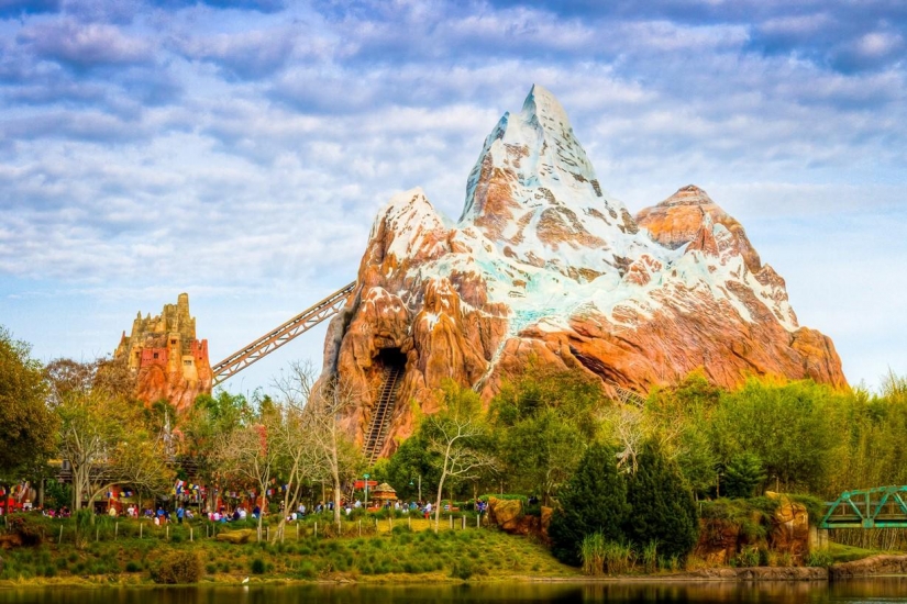 Disneyland es un mundo mágico donde los adultos se convierten en niños