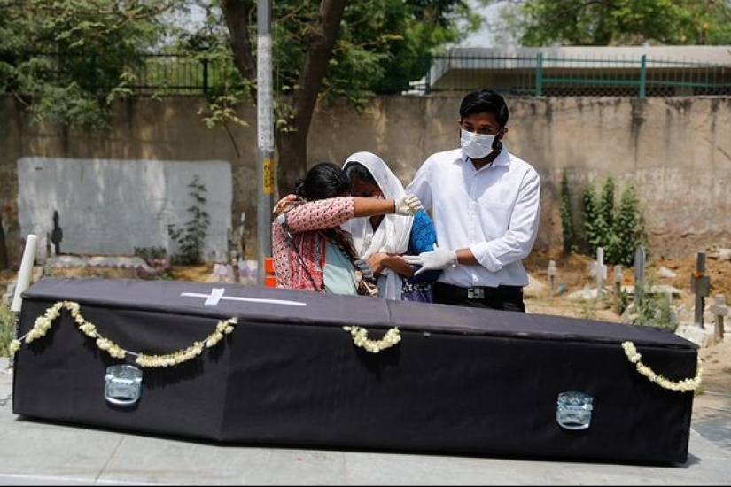 Dolor y dolor mientras COVID arrasa India