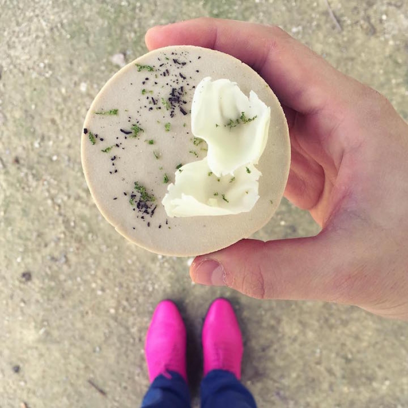 Eclair como arte: postres y zapatos en el Instagram de Tal Spiegel